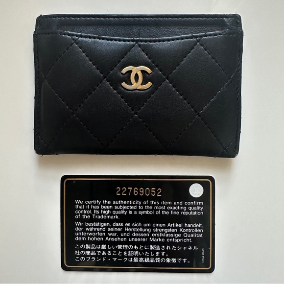 AUTHENTIC CHANEL BLACK LAMBSKIN CARD HOLDER - Picture 1 of 8